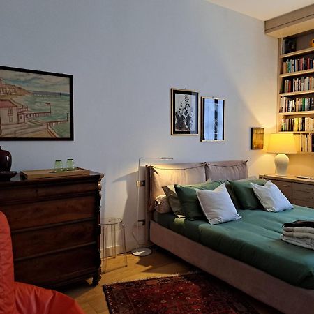 ميلان Casa Mari - Free Secure Parking, Breakfast, Private Bathroom, Wifi, Garden, Aircon, 3 Min Walk To Metro And Train Station المظهر الخارجي الصورة