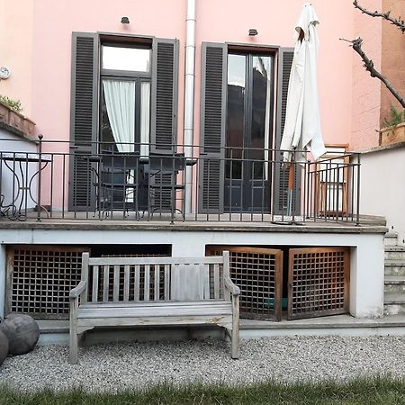 ميلان Casa Mari - Free Secure Parking, Breakfast, Private Bathroom, Wifi, Garden, Aircon, 3 Min Walk To Metro And Train Station المظهر الخارجي الصورة