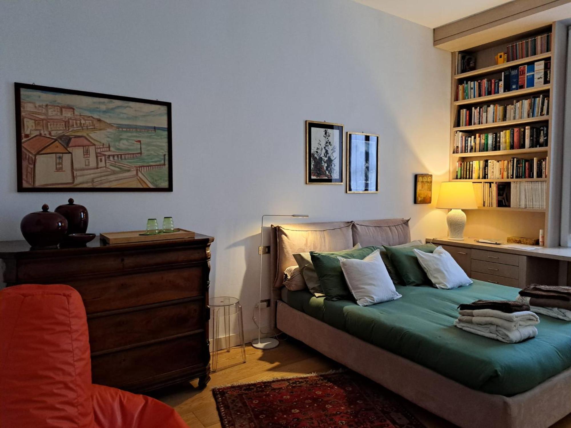 ميلان Casa Mari - Free Secure Parking, Breakfast, Private Bathroom, Wifi, Garden, Aircon, 3 Min Walk To Metro And Train Station المظهر الخارجي الصورة