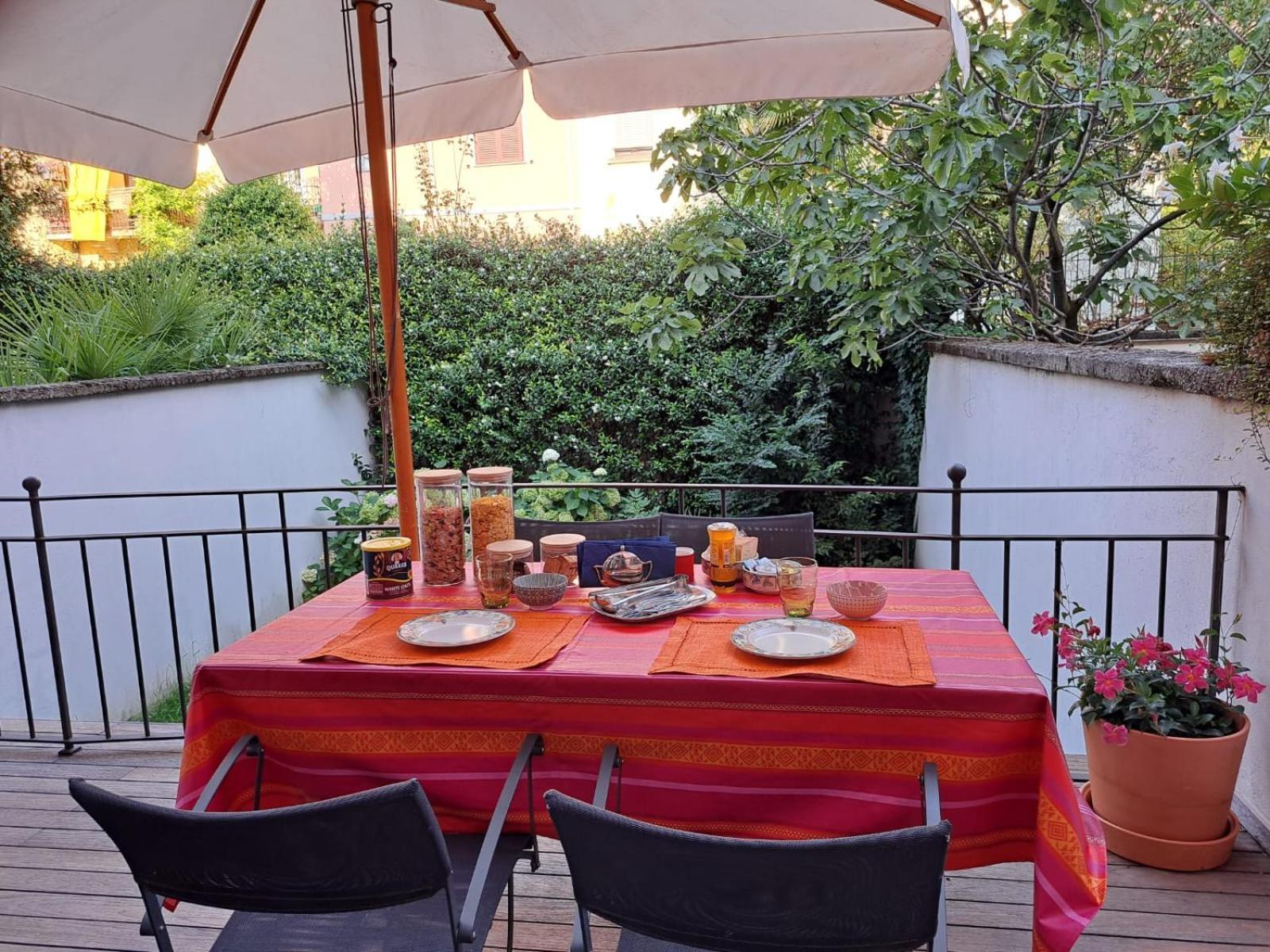 ميلان Casa Mari - Free Secure Parking, Breakfast, Private Bathroom, Wifi, Garden, Aircon, 3 Min Walk To Metro And Train Station المظهر الخارجي الصورة