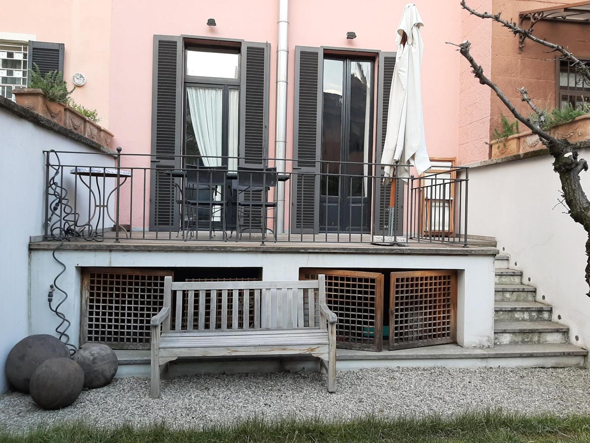 ميلان Casa Mari - Free Secure Parking, Breakfast, Private Bathroom, Wifi, Garden, Aircon, 3 Min Walk To Metro And Train Station المظهر الخارجي الصورة
